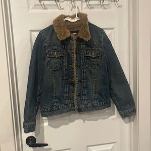 Women’s small Gap Sherpa lined denim jacket